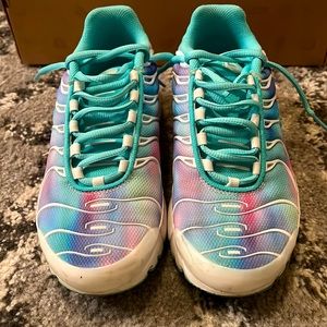 NIKE AIR MAX PLUS US 5.5